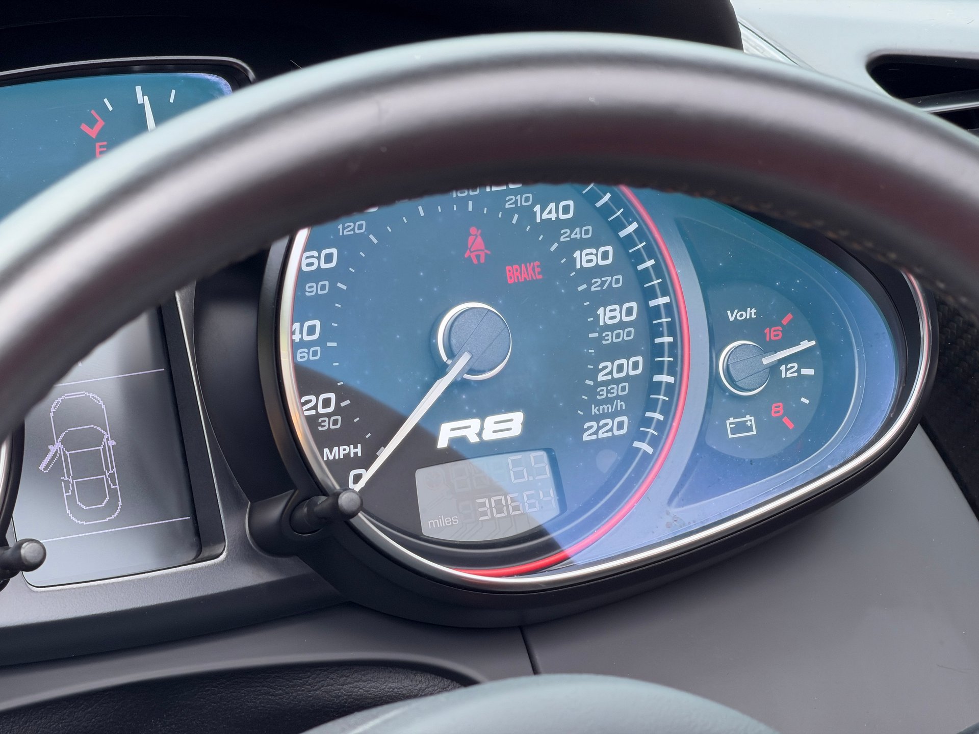 Used 2011 Audi R8 V10 AWD/4WD image 32