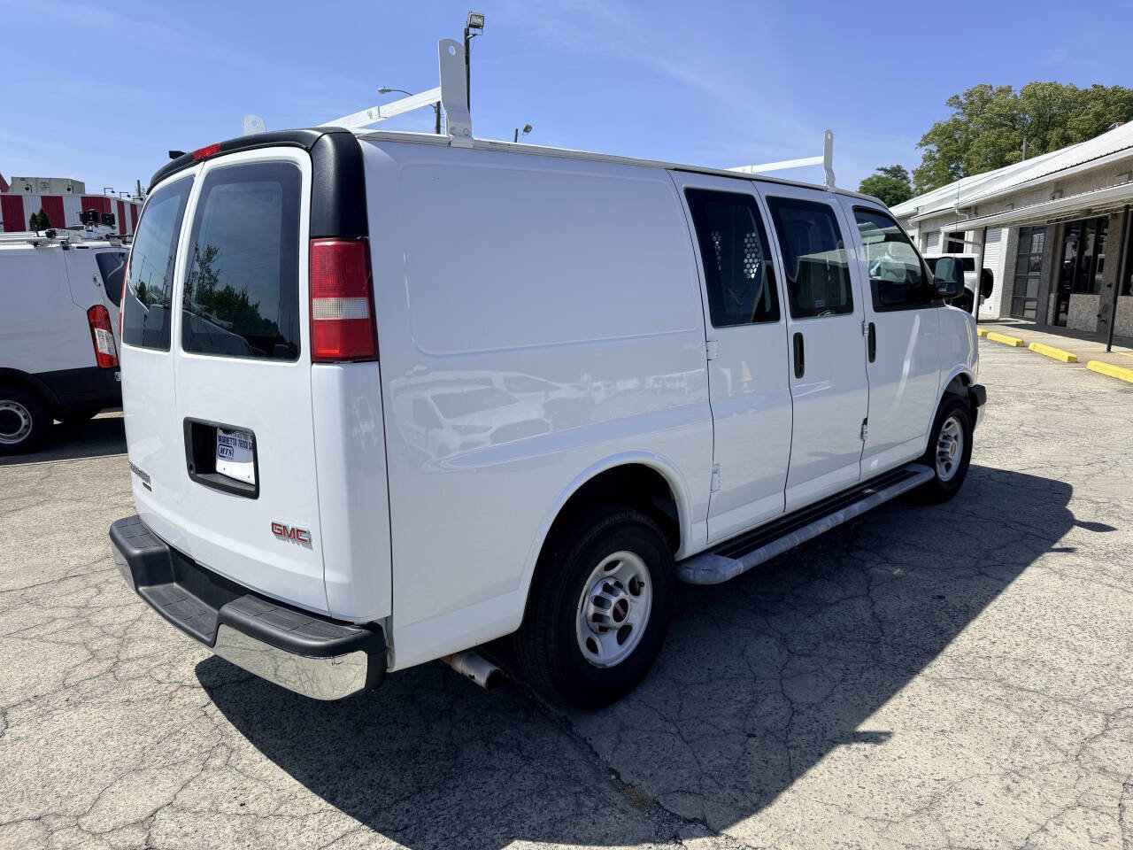 Used 2014 GMC Savana 2500 RWD image 3