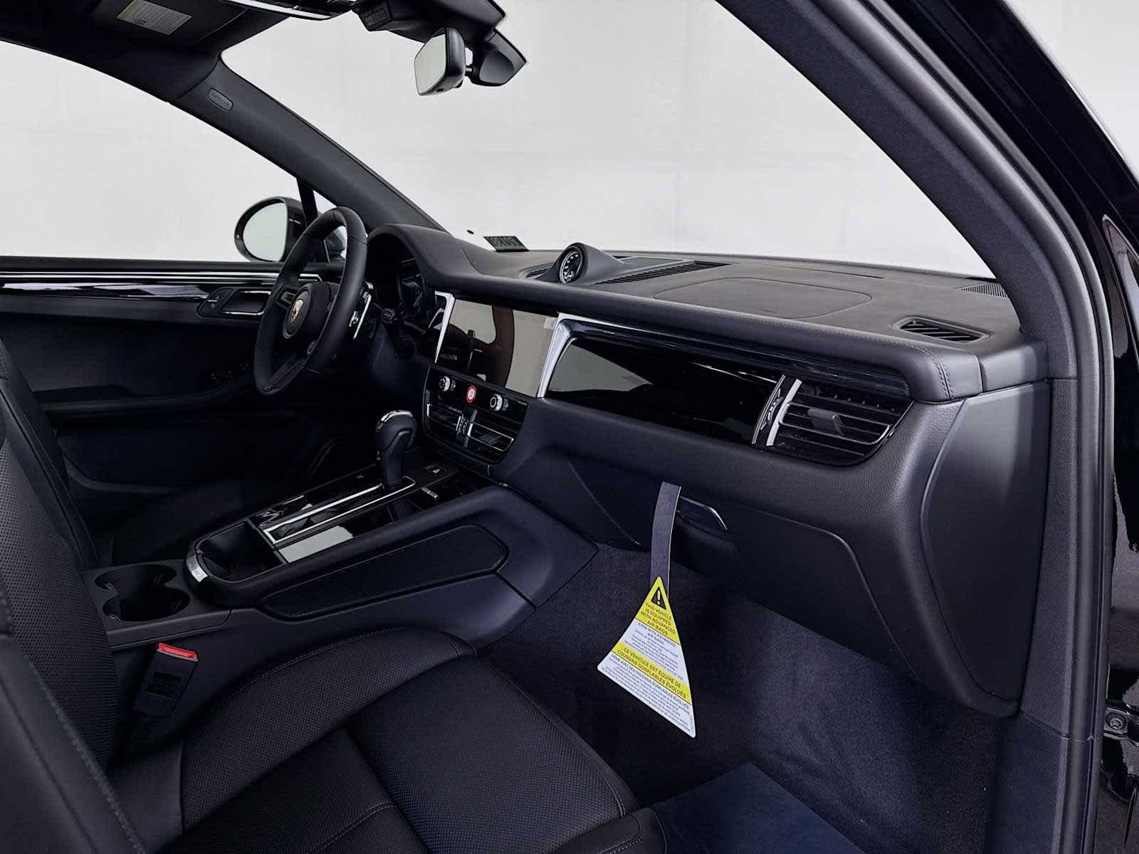 New 2025 Porsche Macan AWD/4WD image 22
