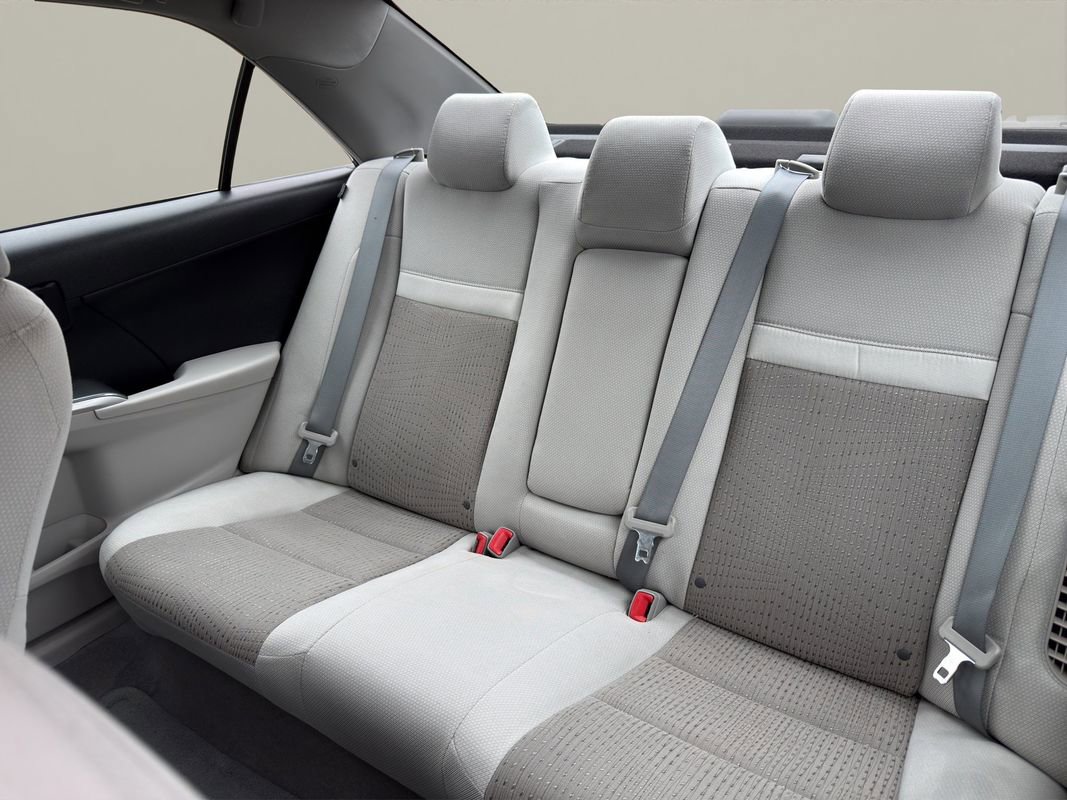 Used 2013 Toyota Camry LE image 13