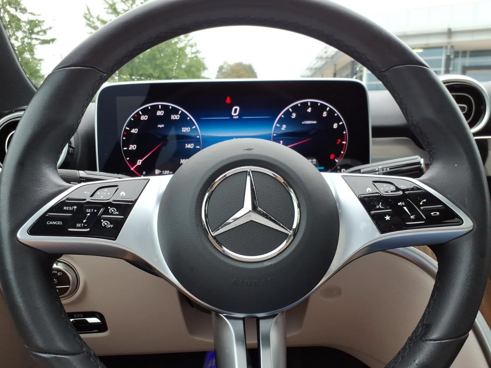 Used 2025 Mercedes-Benz C 300 4MATIC Sedan image 21