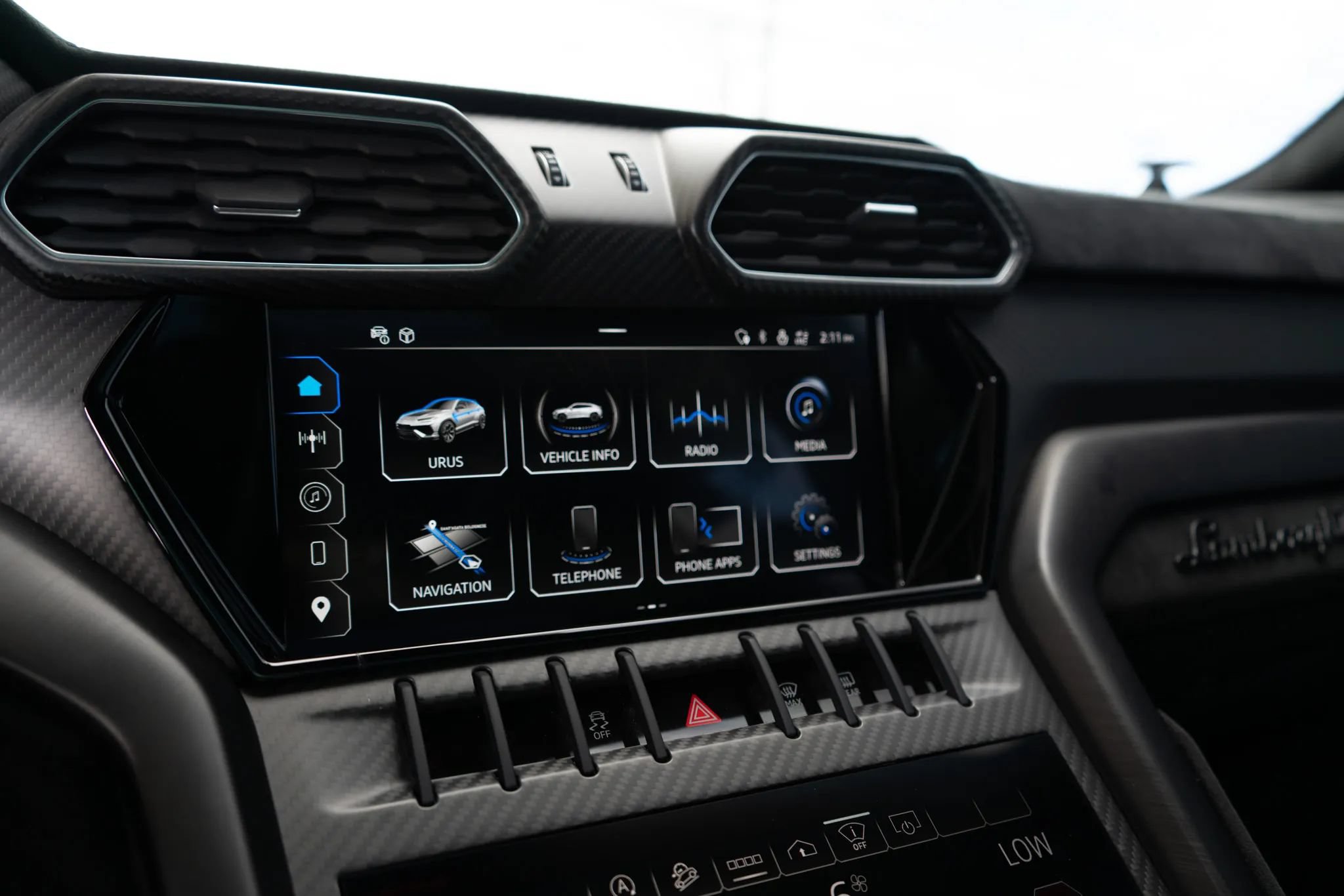 Used 2024 Lamborghini Urus Performante AWD/4WD image 21