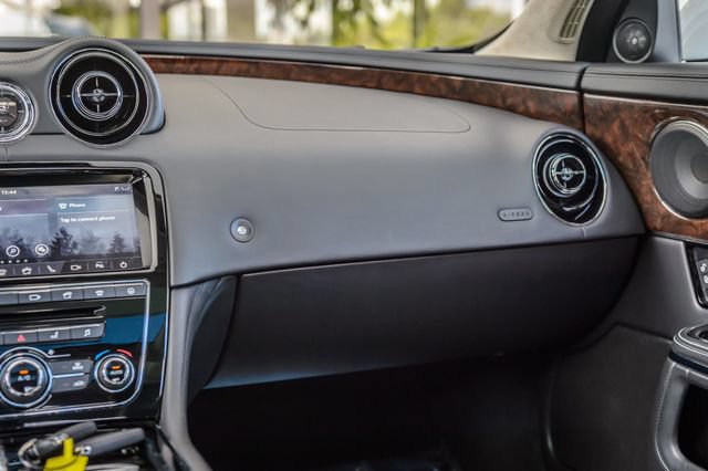Used 2019 Jaguar XJ L Portfolio RWD image 32