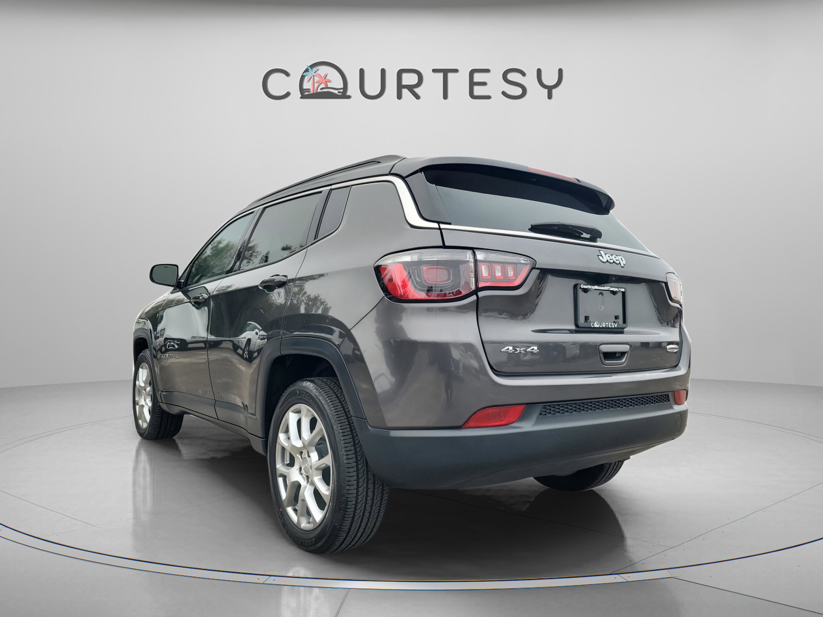 Used 2022 Jeep Compass Latitude w/ Sun and Sound Group video 2