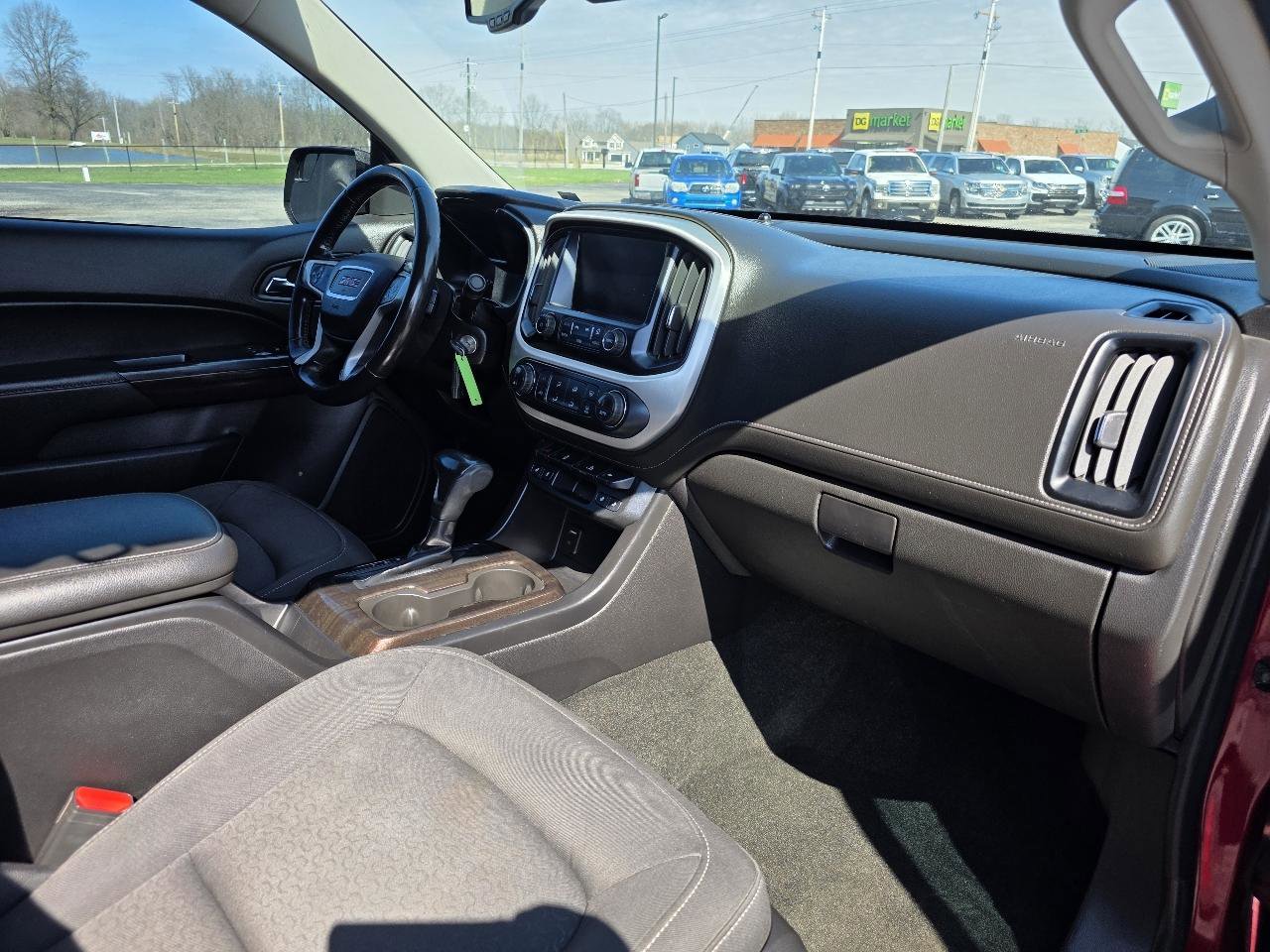 Used 2018 GMC Canyon SLE w/ SLE Convenience Package image 14