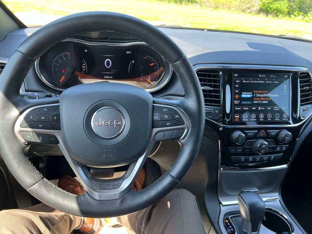 Used 2022 Jeep Grand Cherokee Laredo E w/ Security & Convenience Group image 28