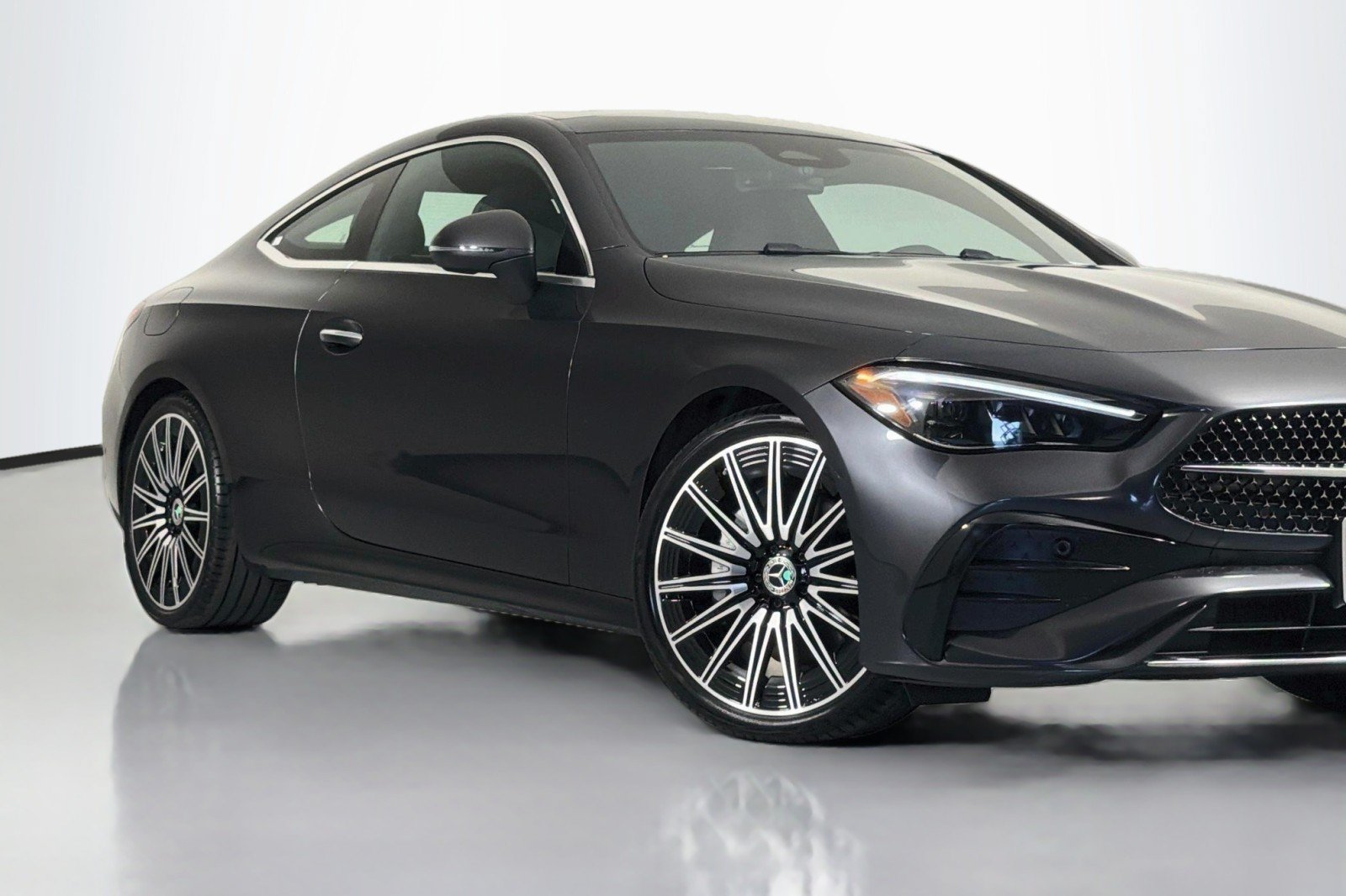 Used 2025 Mercedes-Benz CLE 300 4MATIC Coupe image 14