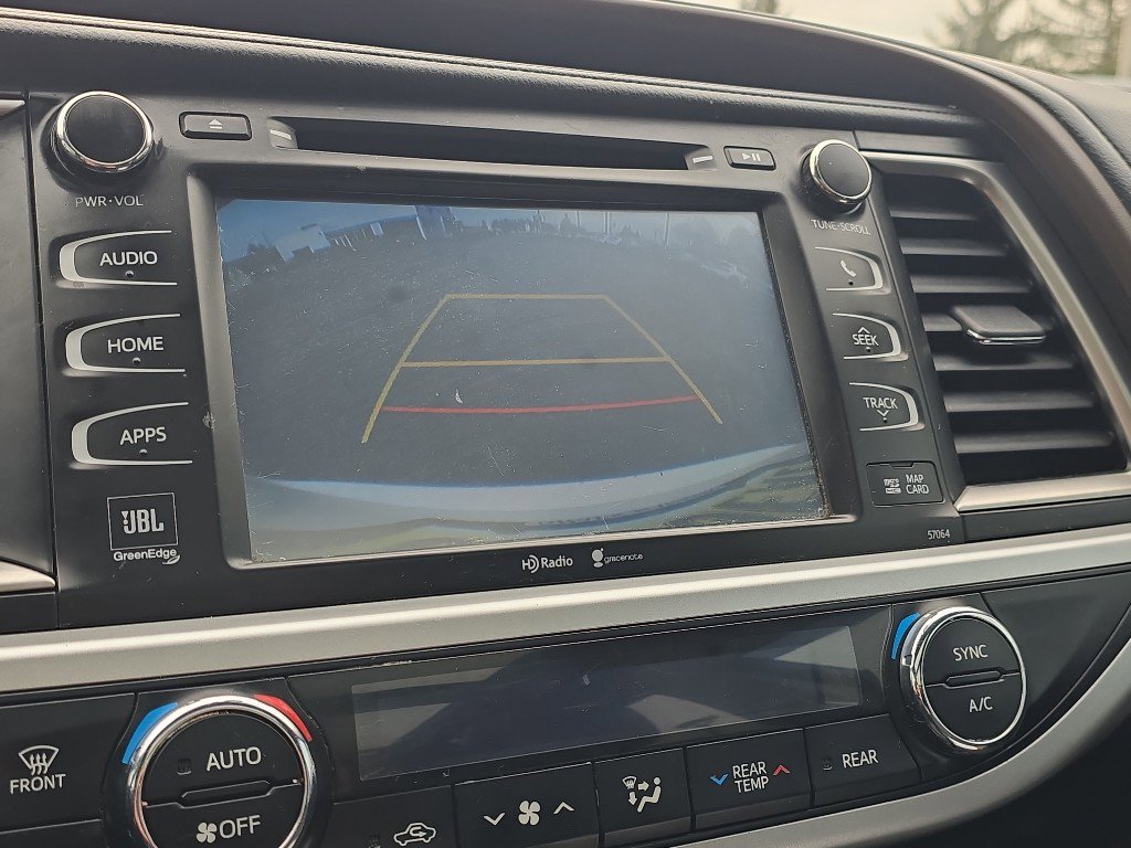 Used 2014 Toyota Highlander Limited Platinum image 32