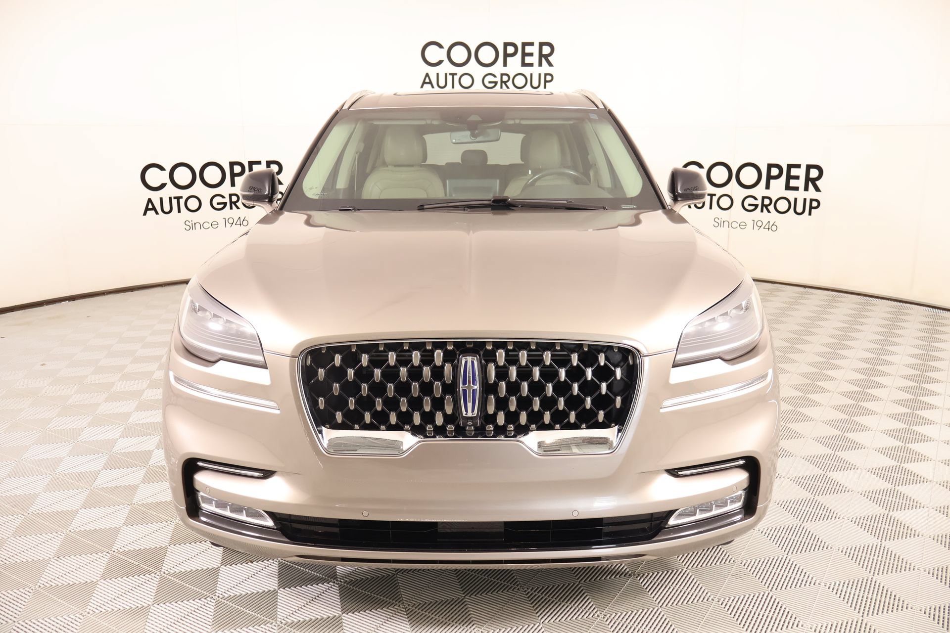 Used 2021 Lincoln Aviator Grand Touring w/ Elements Package Plus AWD/4WD image 9