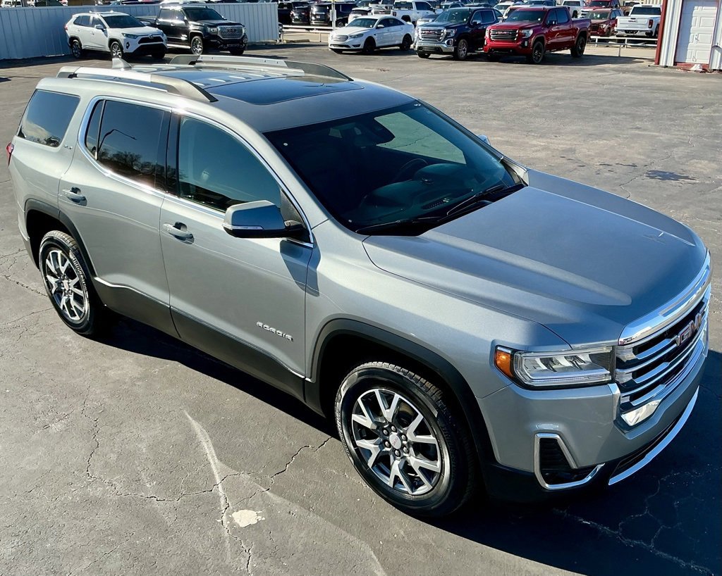 Used 2023 GMC Acadia SLT w/ Technology Package image 4
