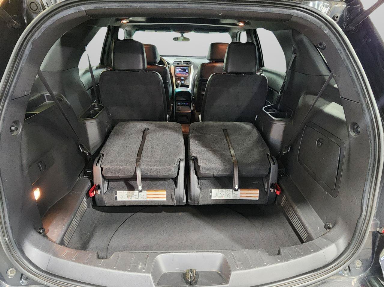Used 2015 Ford Explorer XLT w/ Equipment Group 202A AWD/4WD image 36
