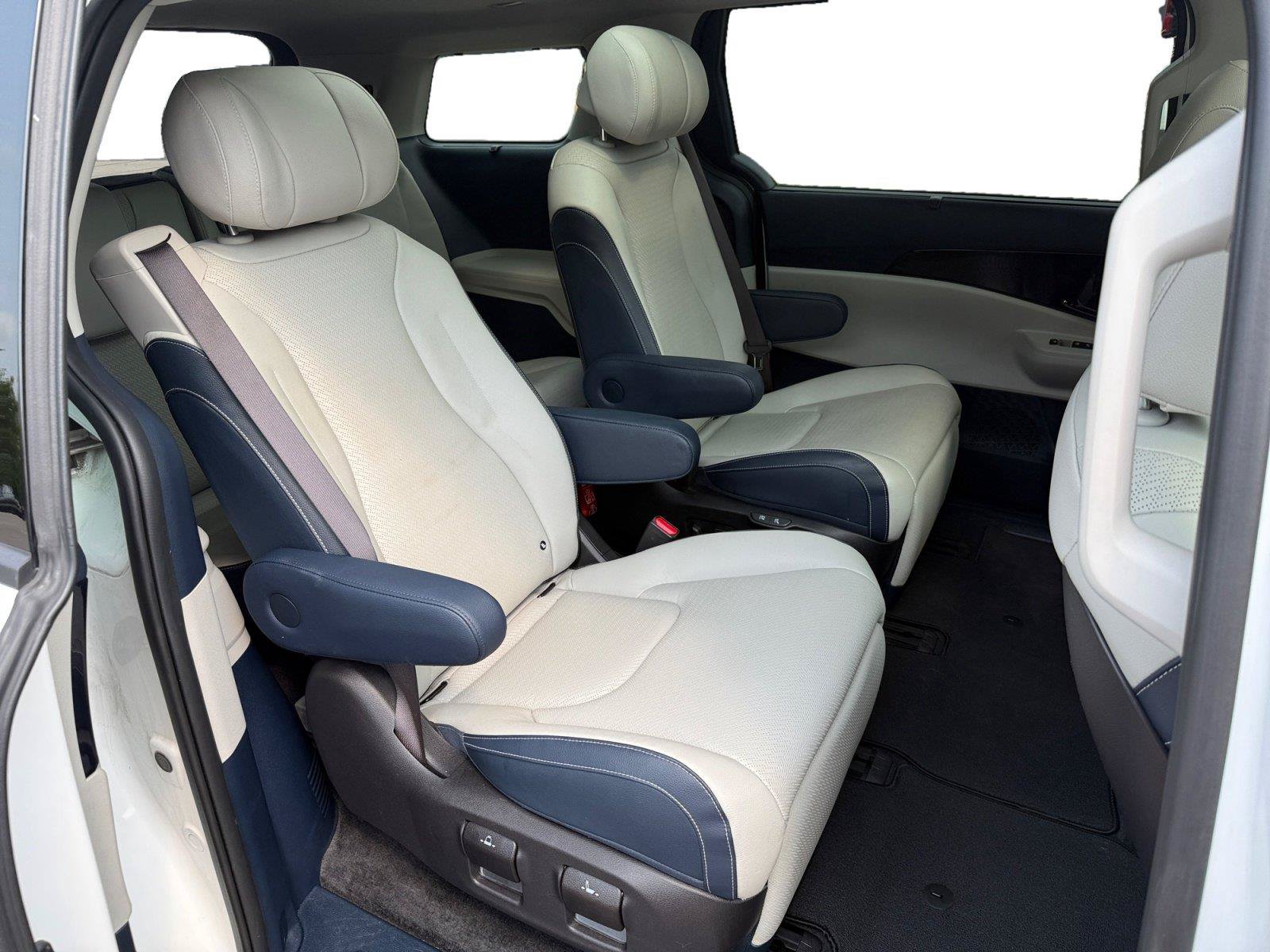 Used 2025 Kia Carnival SX Prestige FWD image 27