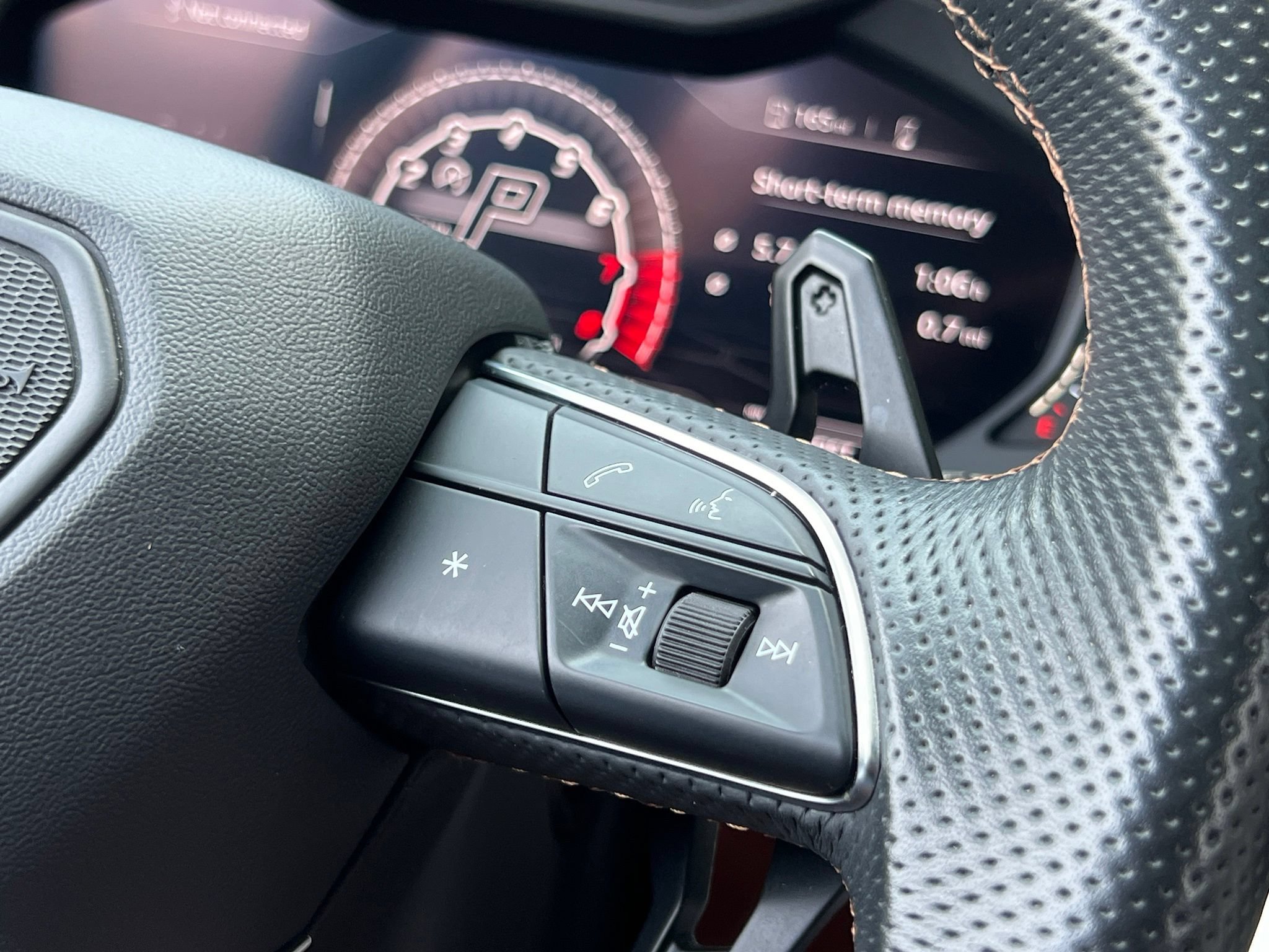 Used 2019 Lamborghini Urus AWD/4WD image 26