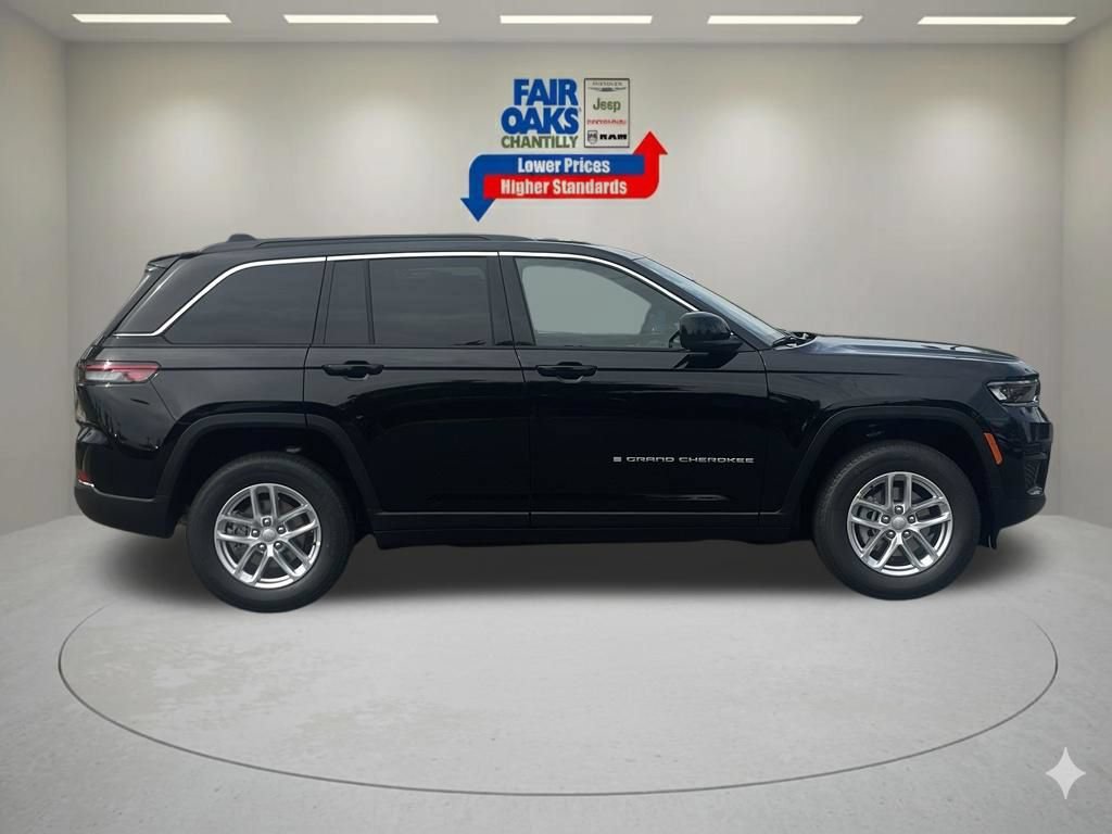 New 2026 Jeep Grand Cherokee Laredo X AWD/4WD image 4
