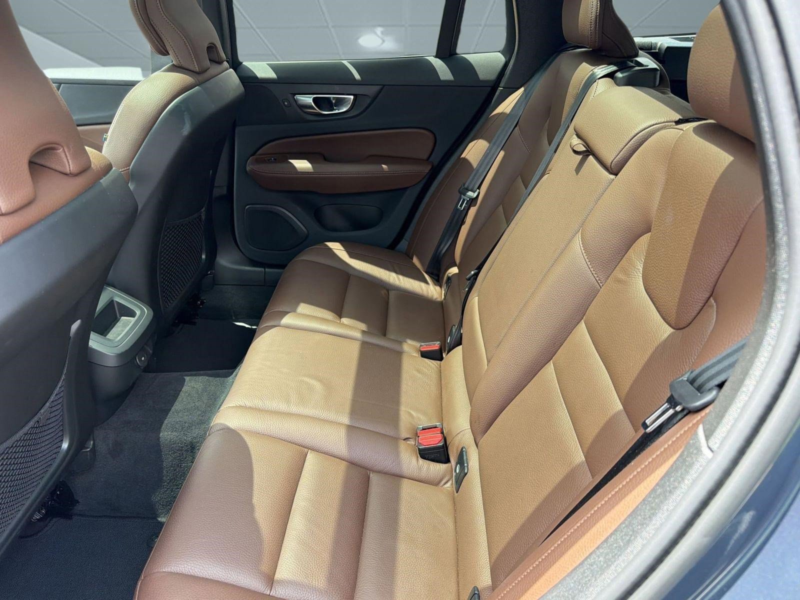 Certified 2025 Volvo V60 B5 Cross Country Plus AWD/4WD image 15