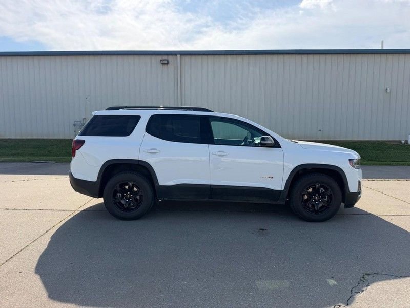 Used 2023 GMC Acadia AT4 w/ Technology Package AWD/4WD image 2
