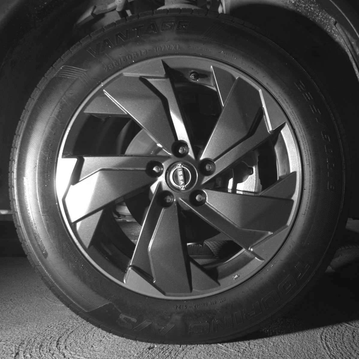 Used 2025 Nissan Rogue SV AWD/4WD image 13