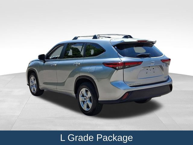 Used 2023 Toyota Highlander L FWD image 5