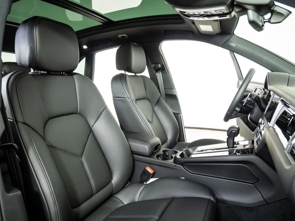 New 2026 Porsche Macan S image 24