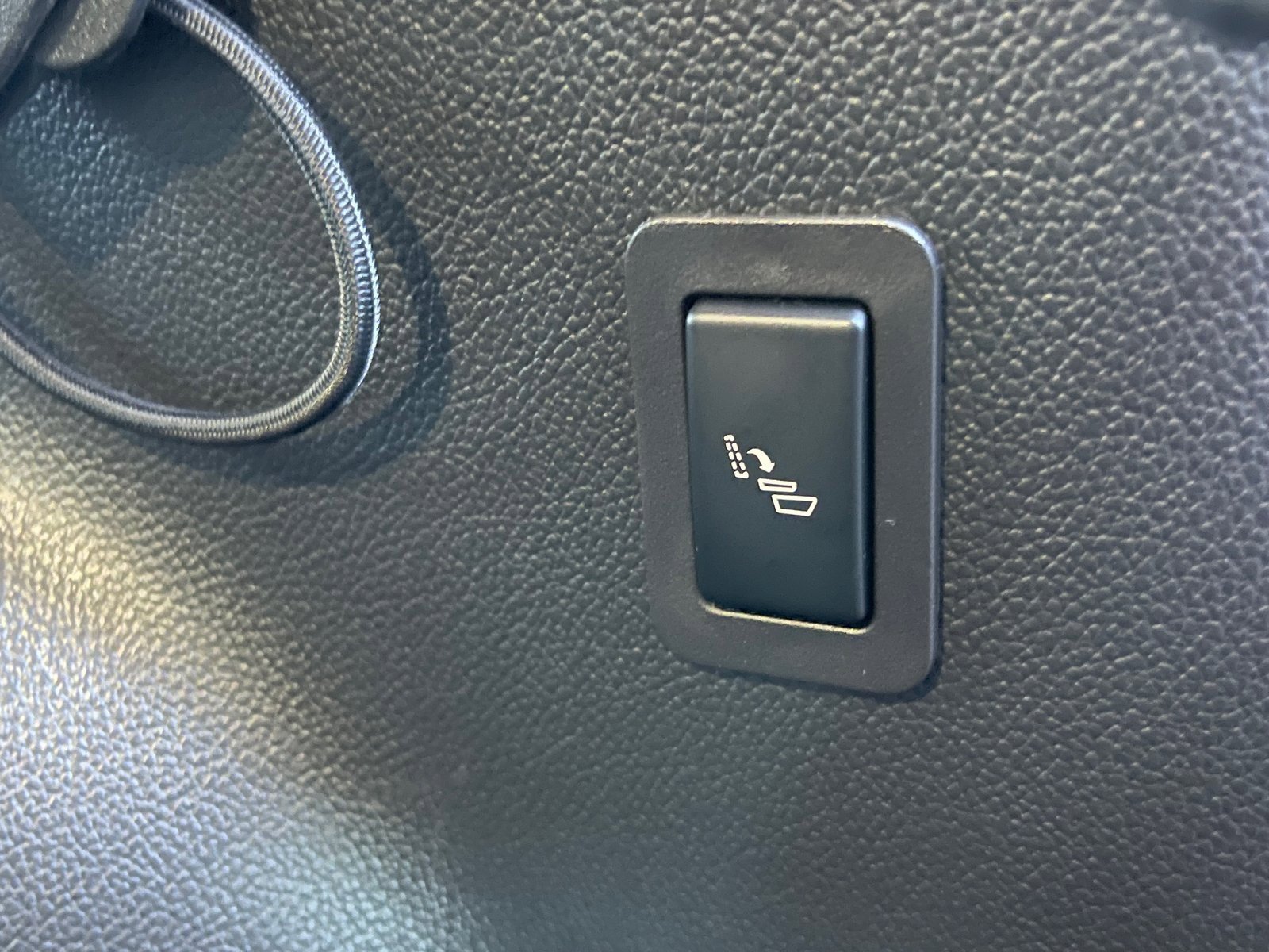 Used 2017 Cadillac Escalade Premium Luxury image 31