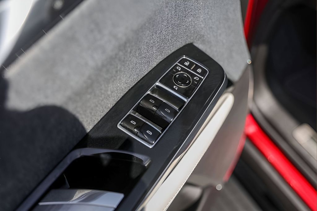 Certified 2025 Cadillac Escalade ESV V image 23