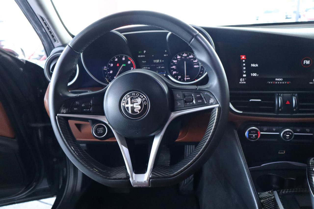 Used 2017 Alfa Romeo Giulia image 18