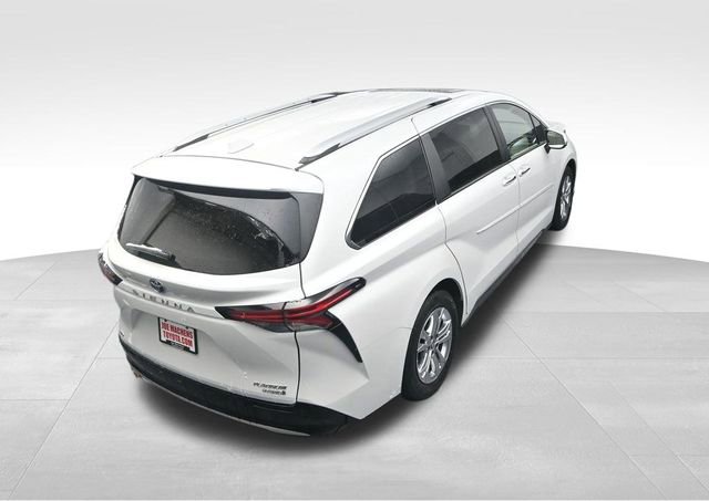 Used 2024 Toyota Sienna Platinum image 23