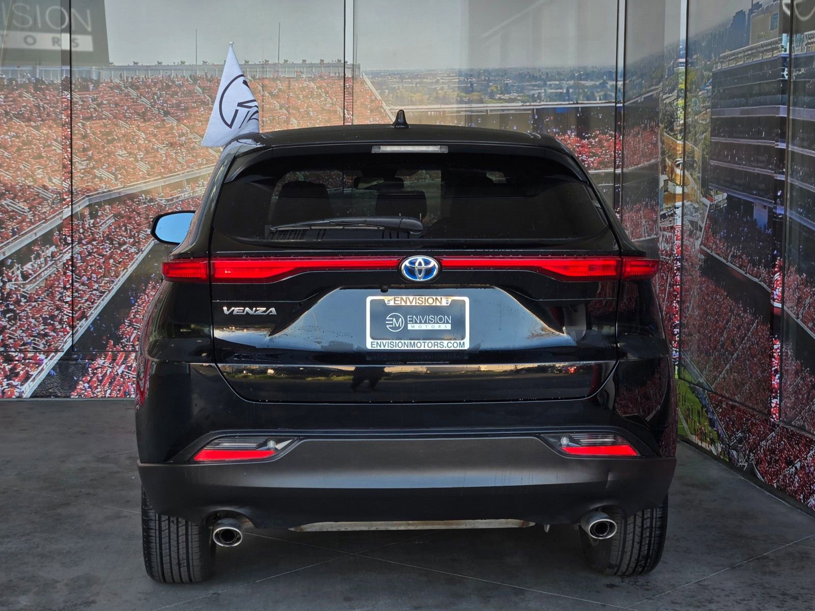 Certified 2023 Toyota Venza LE image 7