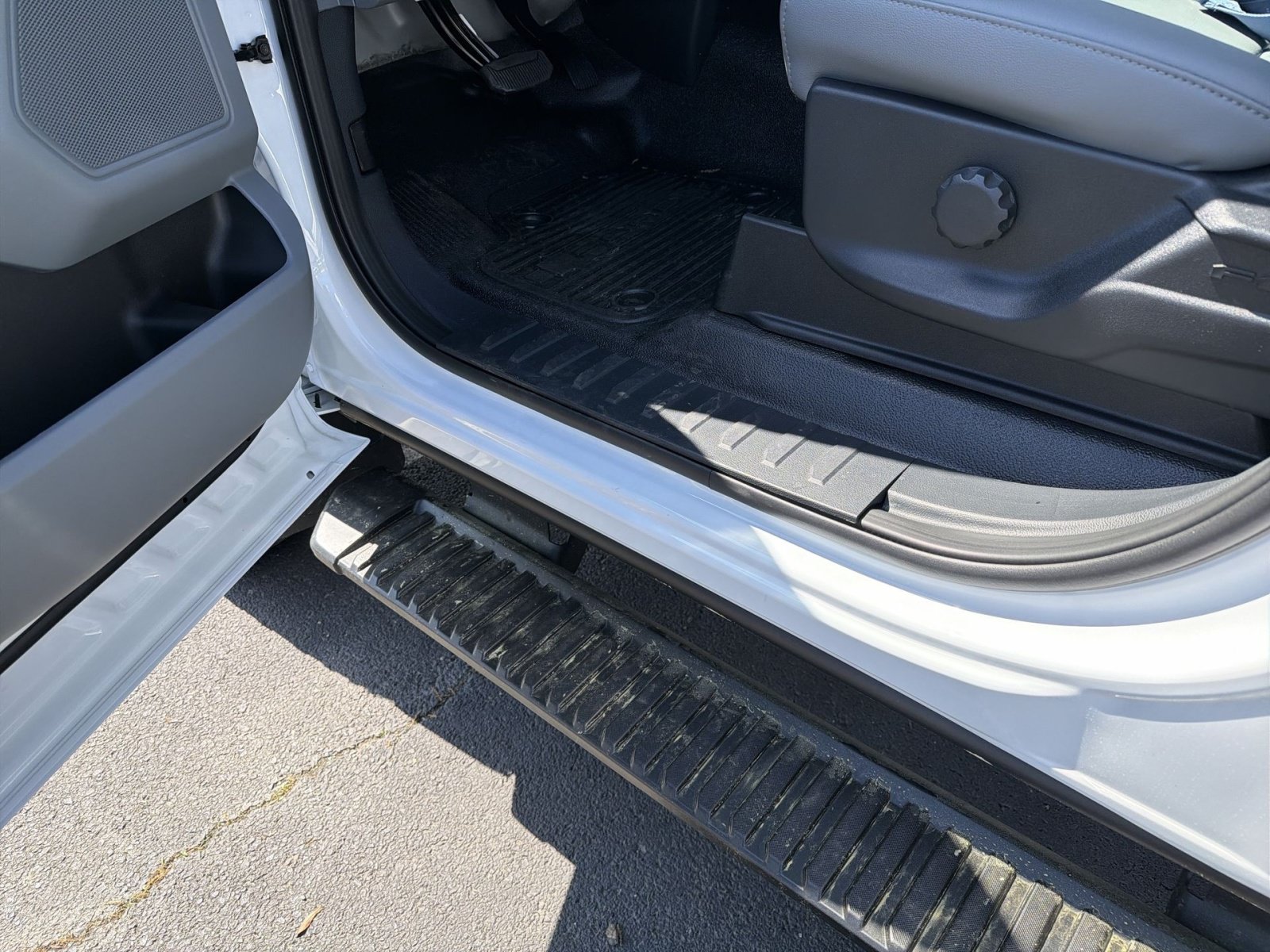 New 2026 Ford F350 XL w/ XL Off-Road Package AWD/4WD image 16