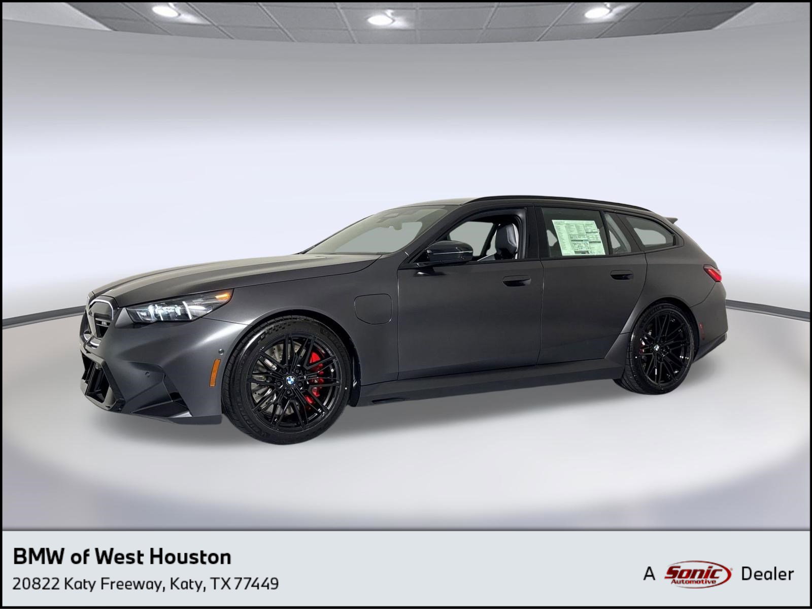 New 2027 BMW M5 Touring AWD/4WD image 1