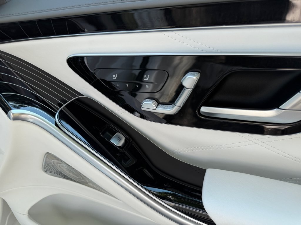 Used 2023 Mercedes-Benz Maybach S 580 4MATIC image 32