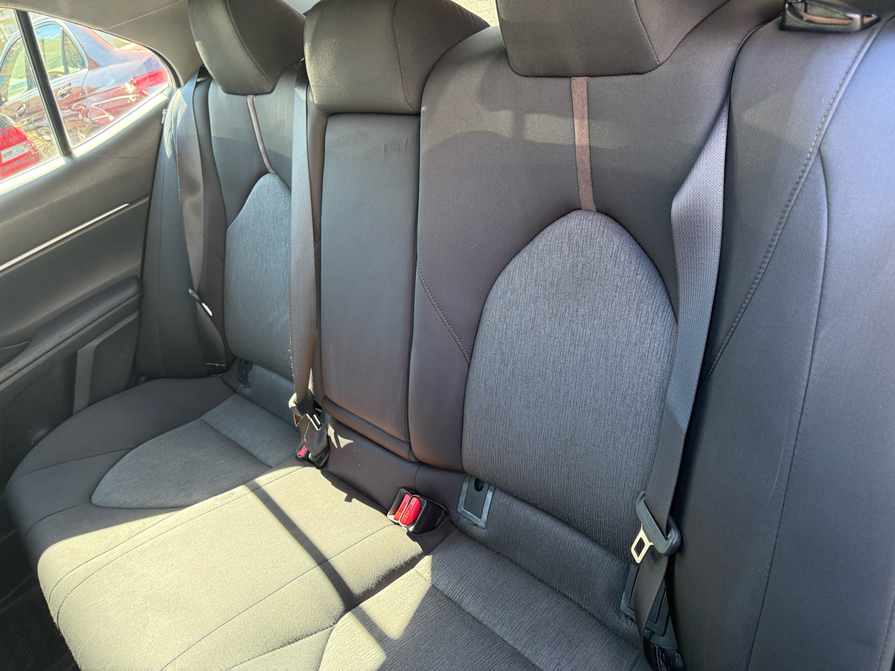 Used 2018 Toyota Camry LE image 7