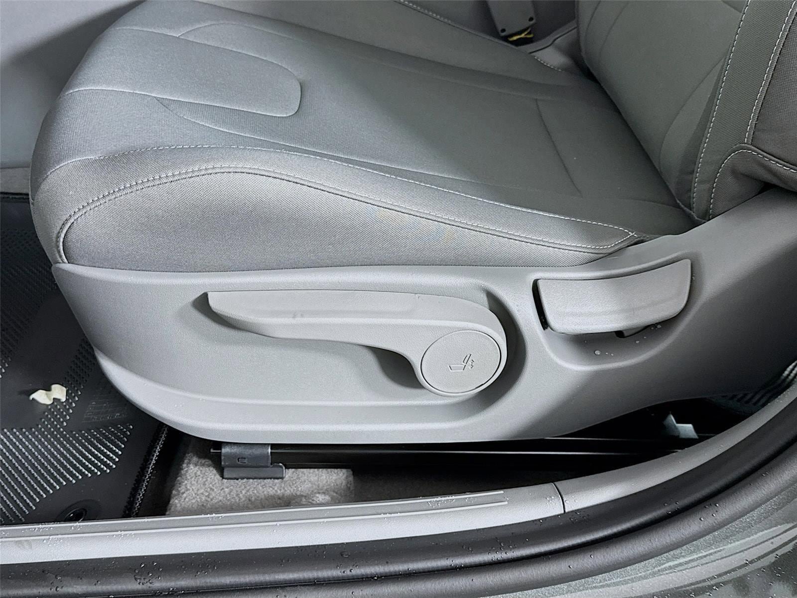 New 2026 Hyundai Elantra Sport FWD image 19