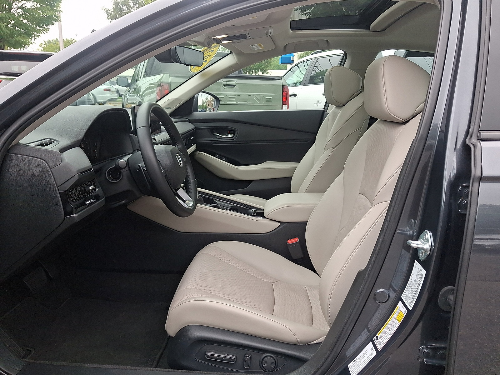 Used 2023 Honda Accord Touring image 13