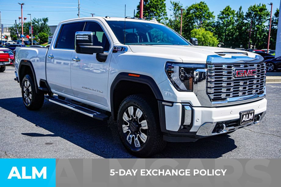Used 2024 GMC Sierra 3500 Denali w/ Denali Reserve Package AWD/4WD image 3