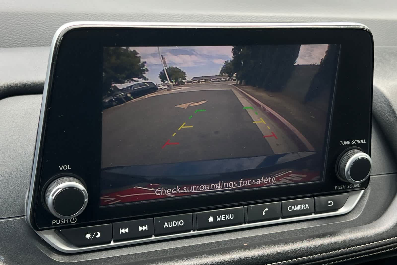Used 2025 Nissan Rogue SV FWD image 7