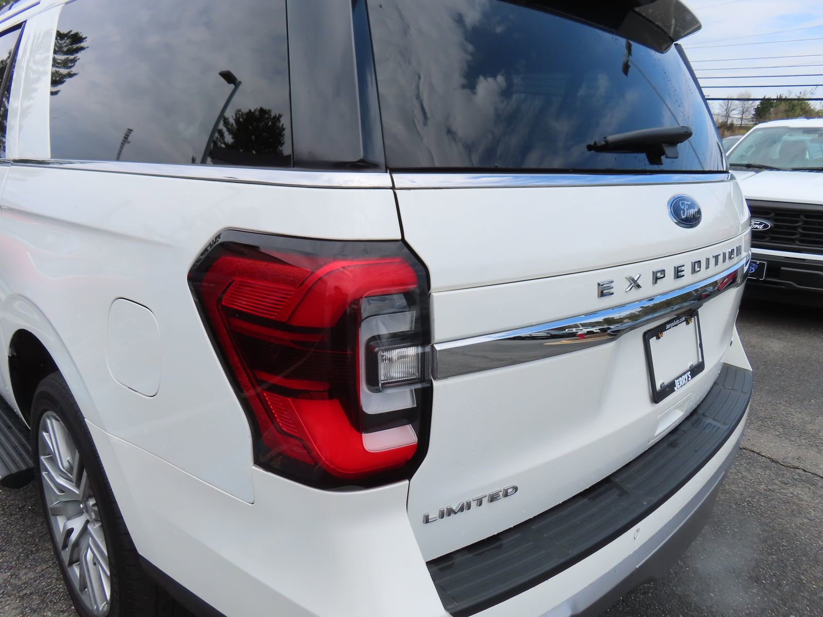 Used 2023 Ford Expedition Max Limited image 10