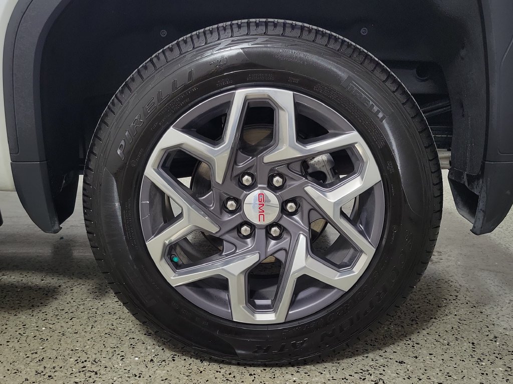 Used 2023 GMC Sierra 1500 SLT w/ SLT Premium Package AWD/4WD image 9