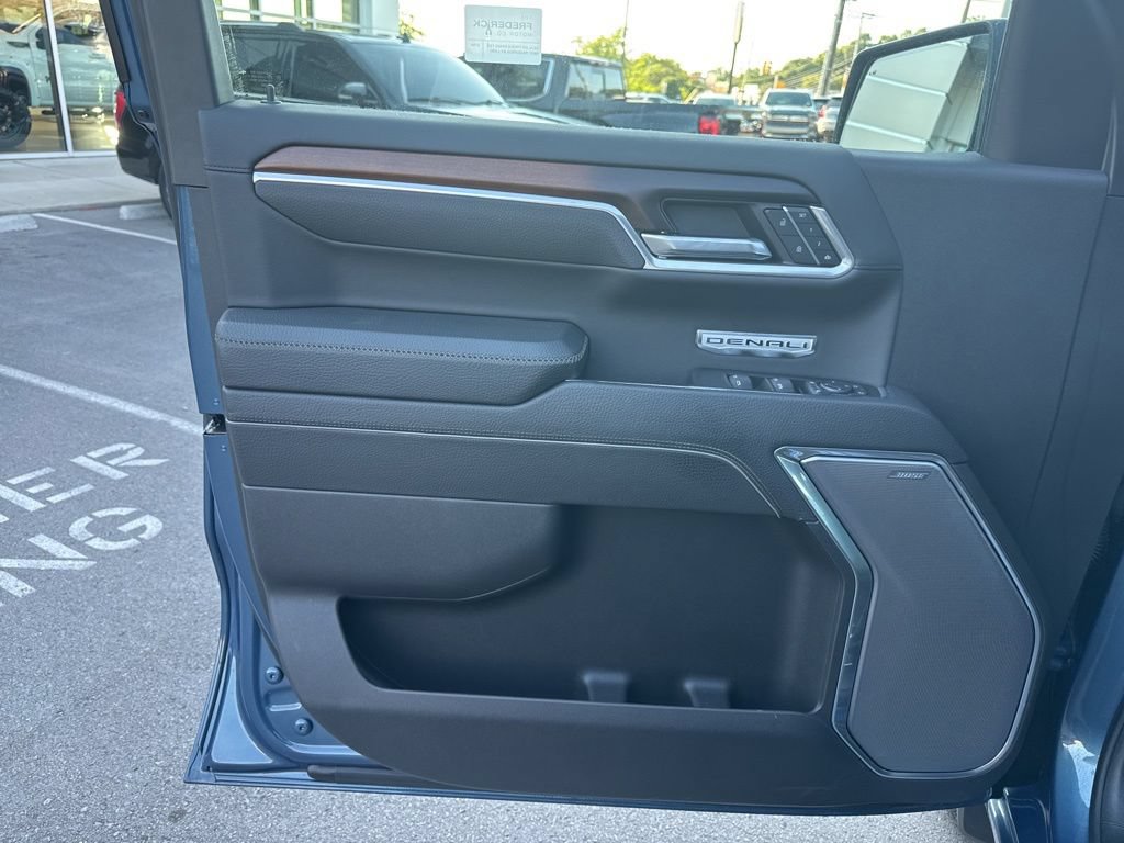 Used 2025 GMC Sierra 1500 Denali w/ Denali Reserve Package AWD/4WD image 9