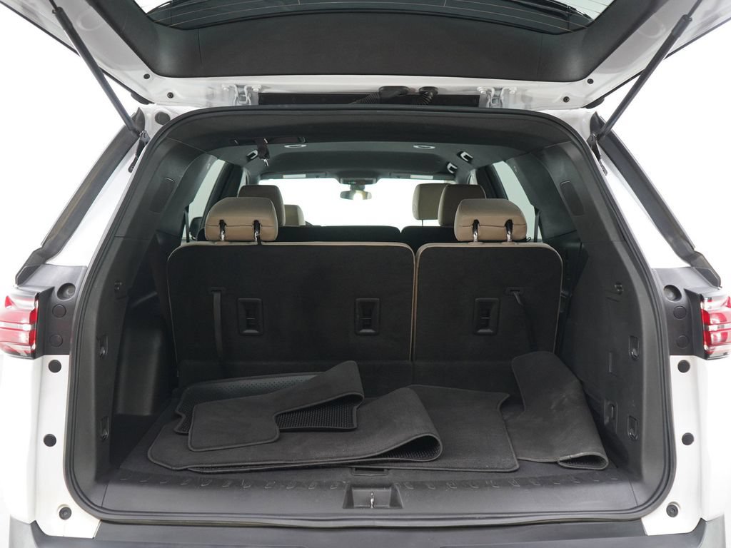 Used 2023 Chevrolet Traverse LS AWD/4WD image 19