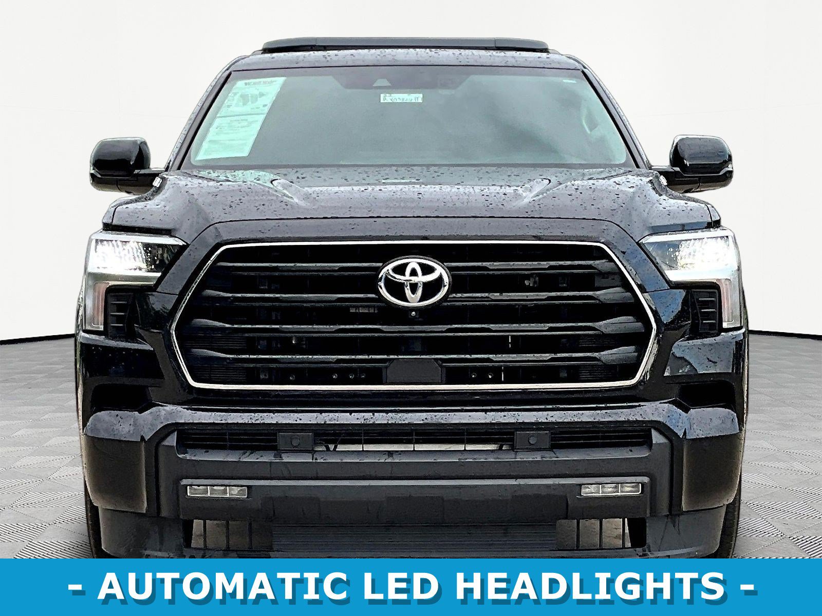 Used 2024 Toyota Sequoia SR5 w/ SR5 Premium Package AWD/4WD image 2