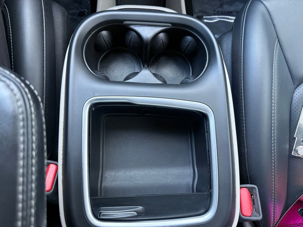 Used 2024 Chrysler Pacifica Touring-L image 30