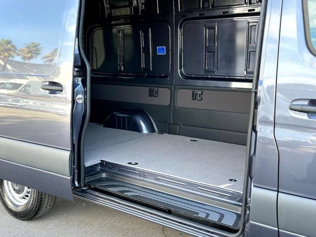 New 2024 Mercedes-Benz Sprinter 2500 image 24