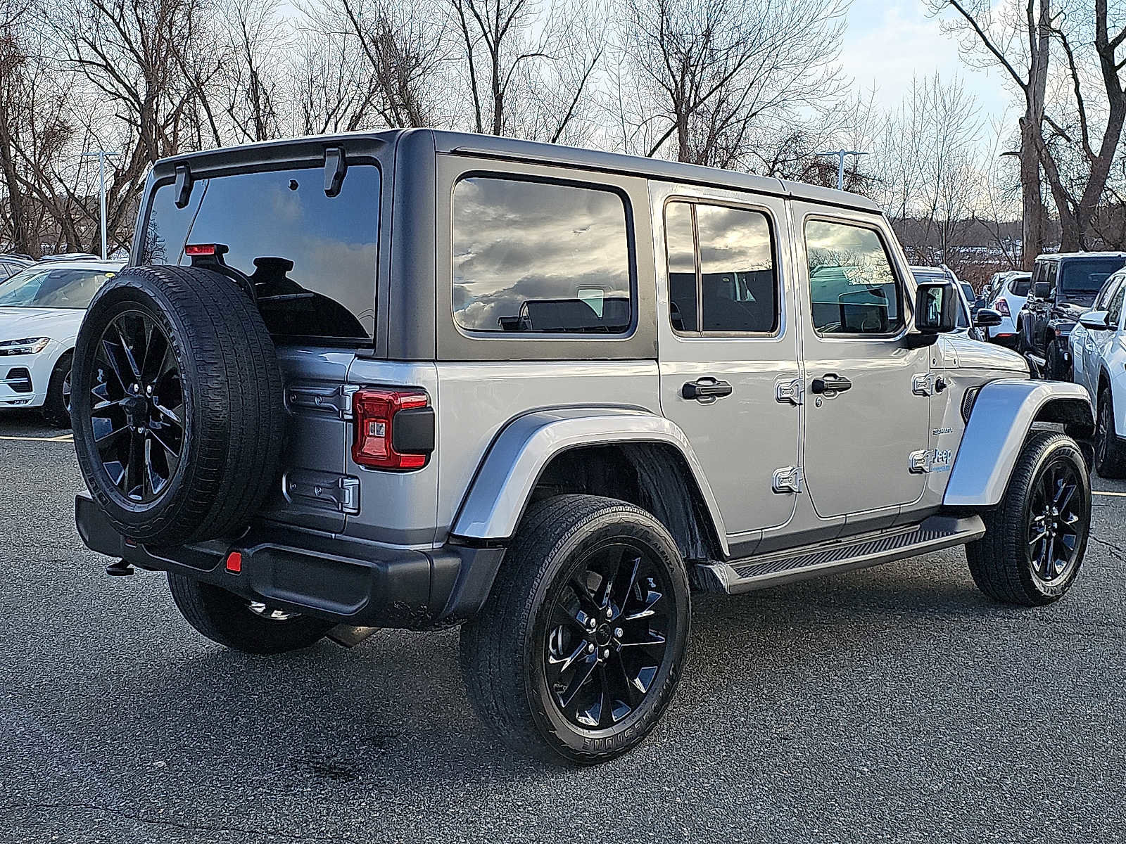 Used 2021 Jeep Wrangler Unlimited Sahara w/ Cold Weather Group image 6