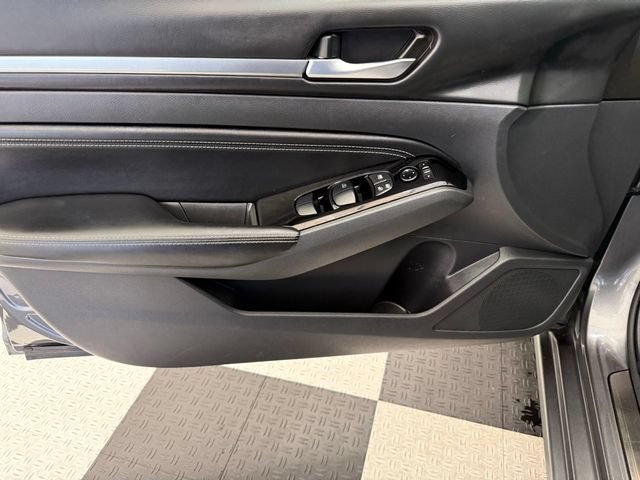 Used 2023 Nissan Altima 2.5 SL FWD image 14