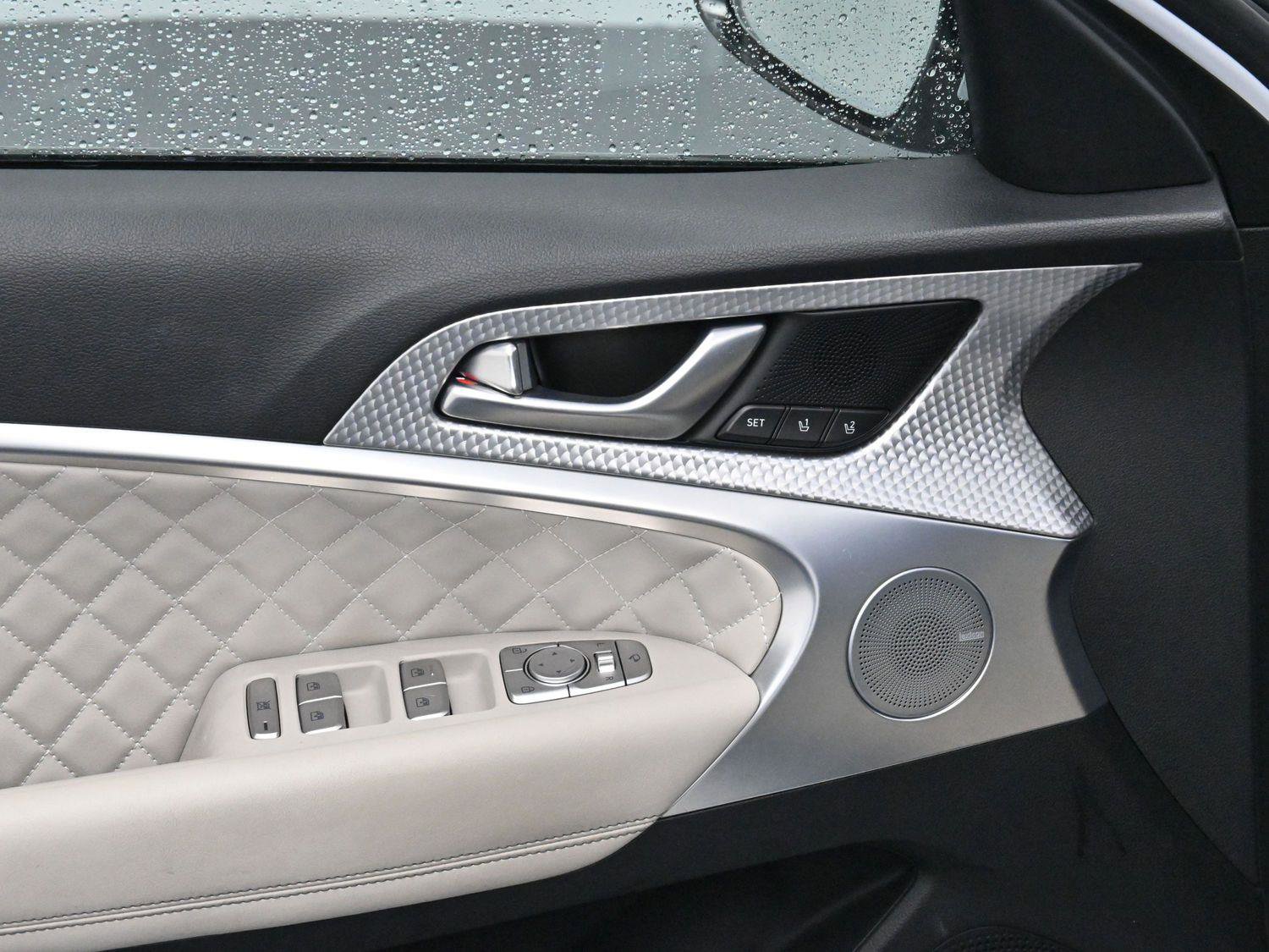 Used 2022 Genesis G70 3.3T w/ Sport Prestige Package image 12