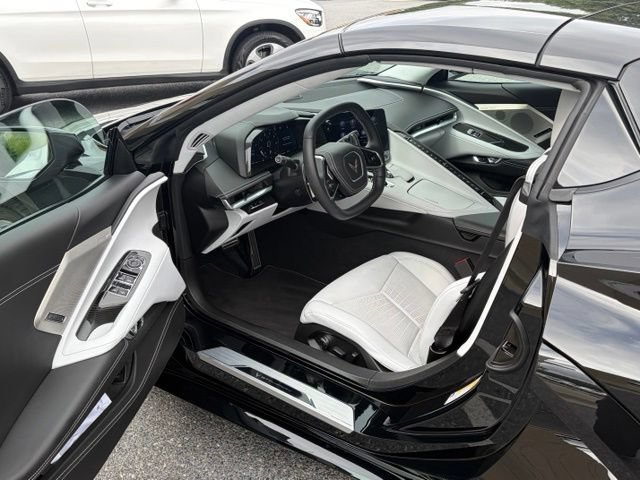 Used 2021 Chevrolet Corvette Stingray Premium Conv w/ Z51 Performance Package RWD image 19