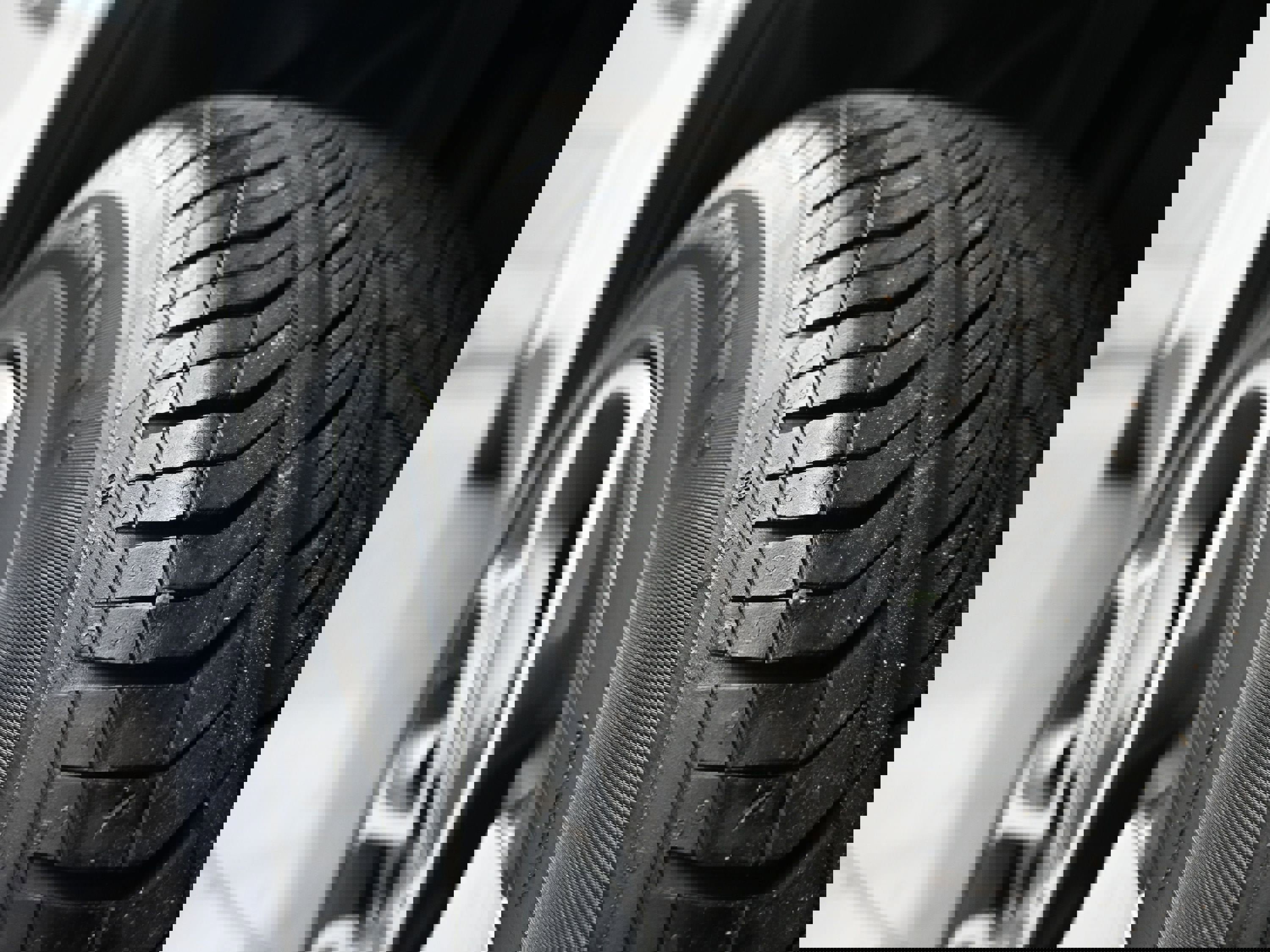 Certified 2025 Chevrolet Trax RS w/ Driver Confidence Package image 34