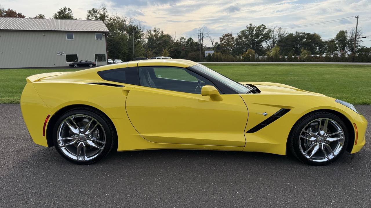 Used 2016 Chevrolet Corvette Stingray Coupe RWD image 4