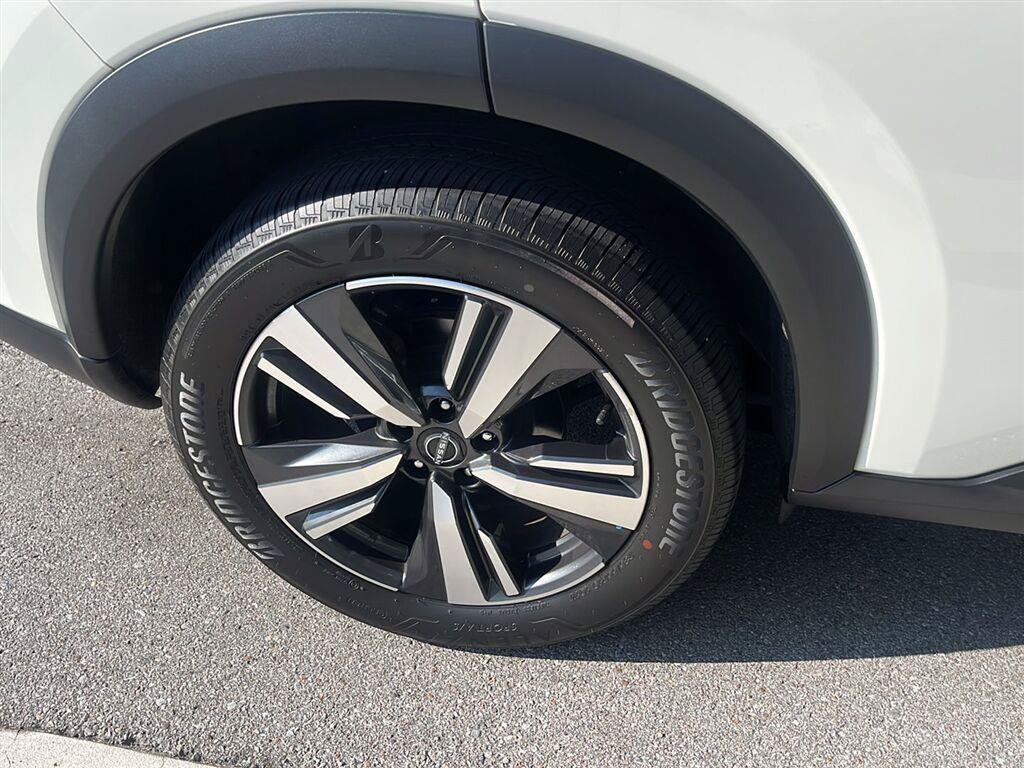 Used 2021 Nissan Rogue SL w/ Premium Package FWD image 12